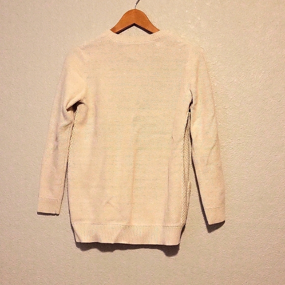 American Eagle Outfitters Cardigan. Size Medium - Picture 2 of 3